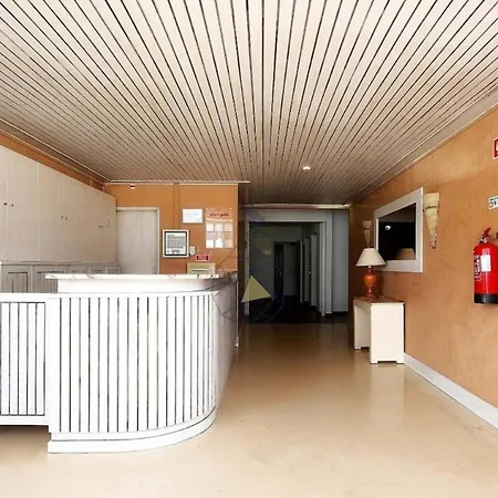 Floor Perfect For Couples & Remote Work * Portimão