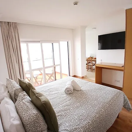 Floor Perfect For Couples & Remote Work Portimão