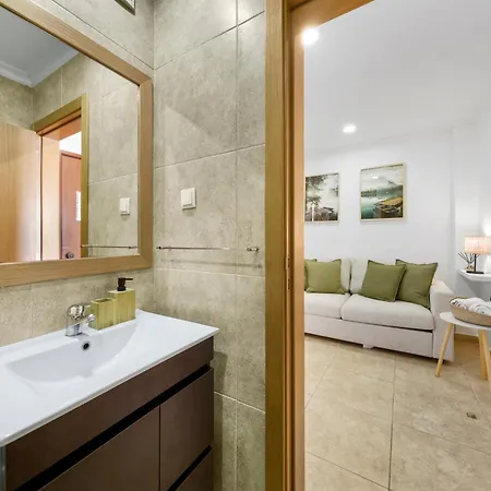 Floor Perfect For Couples & Remote Work * Portimão